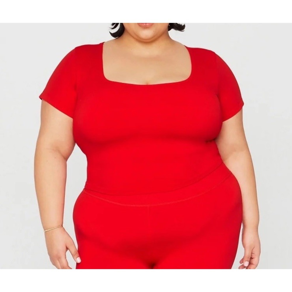 NWOT Women's Fabletics Short Sleeve Sleek Seamless Scoop Neck Top Heated Red 3X